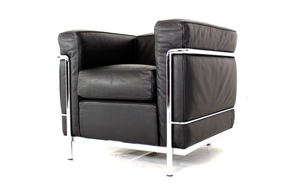 Image 1 of Cassina LC2 Le corbusier Fauteuil, Lounge Chair en cuir noir et cadre chromé