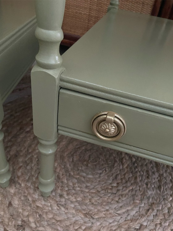 Image 1 of Tables de chevet vintage rafraîchies - 2 pièces