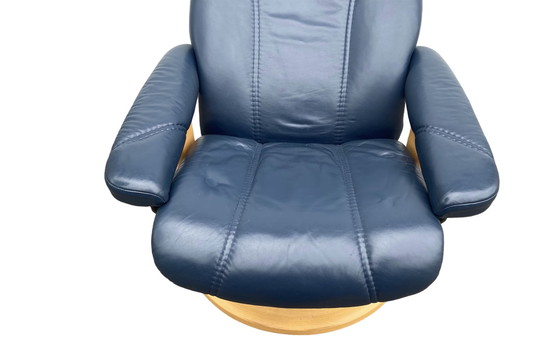 Image 1 of Stressless recliner with ottoman