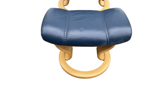 Image 1 of Stressless recliner with ottoman