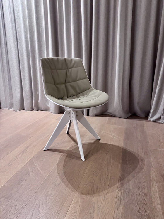 Image 1 of Mdf Italia Rock Table And 4X Flow Chair