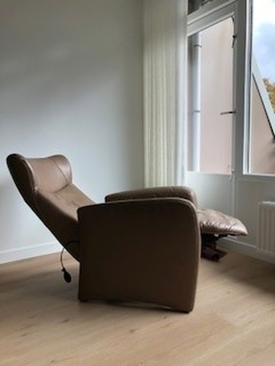 Image 1 of Prominent Sorisso stand up armchair