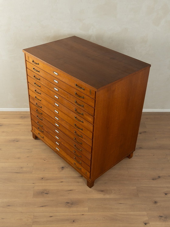 Image 1 of  Gabinete con cajones de la década de 1950 