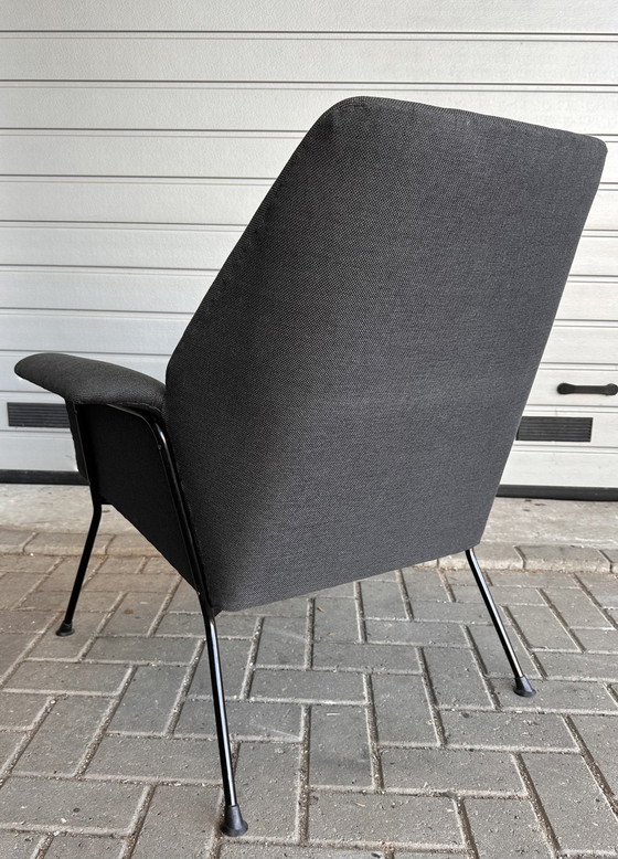 Image 1 of Gispen 1421 design armchair