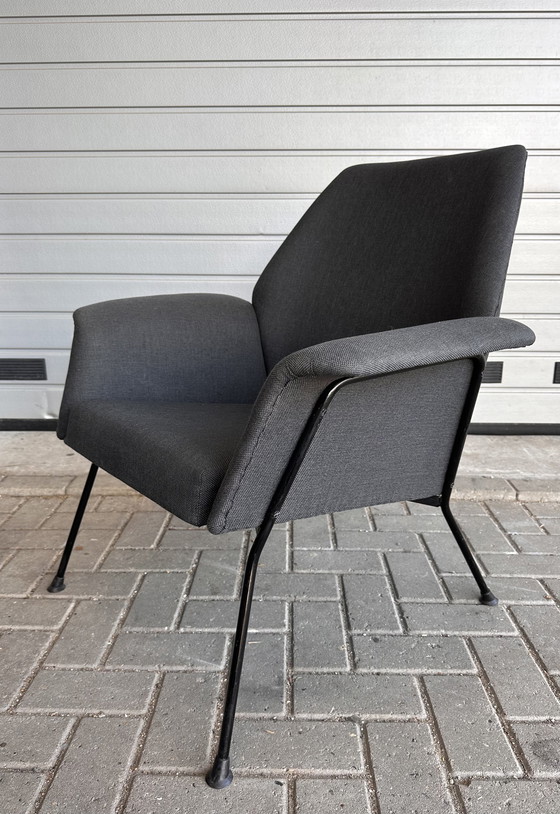 Image 1 of Gispen 1421 design armchair