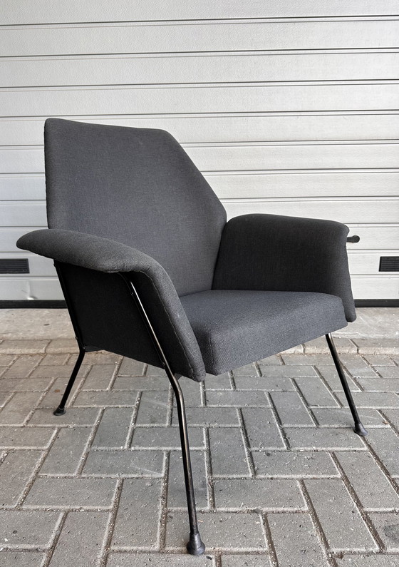 Image 1 of Gispen 1421 design armchair