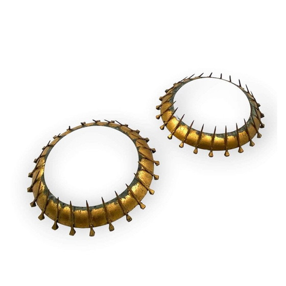 Image 1 of Coppia di lampade da parete vintage in metallo dorato e vetro opalino, Francia 1960