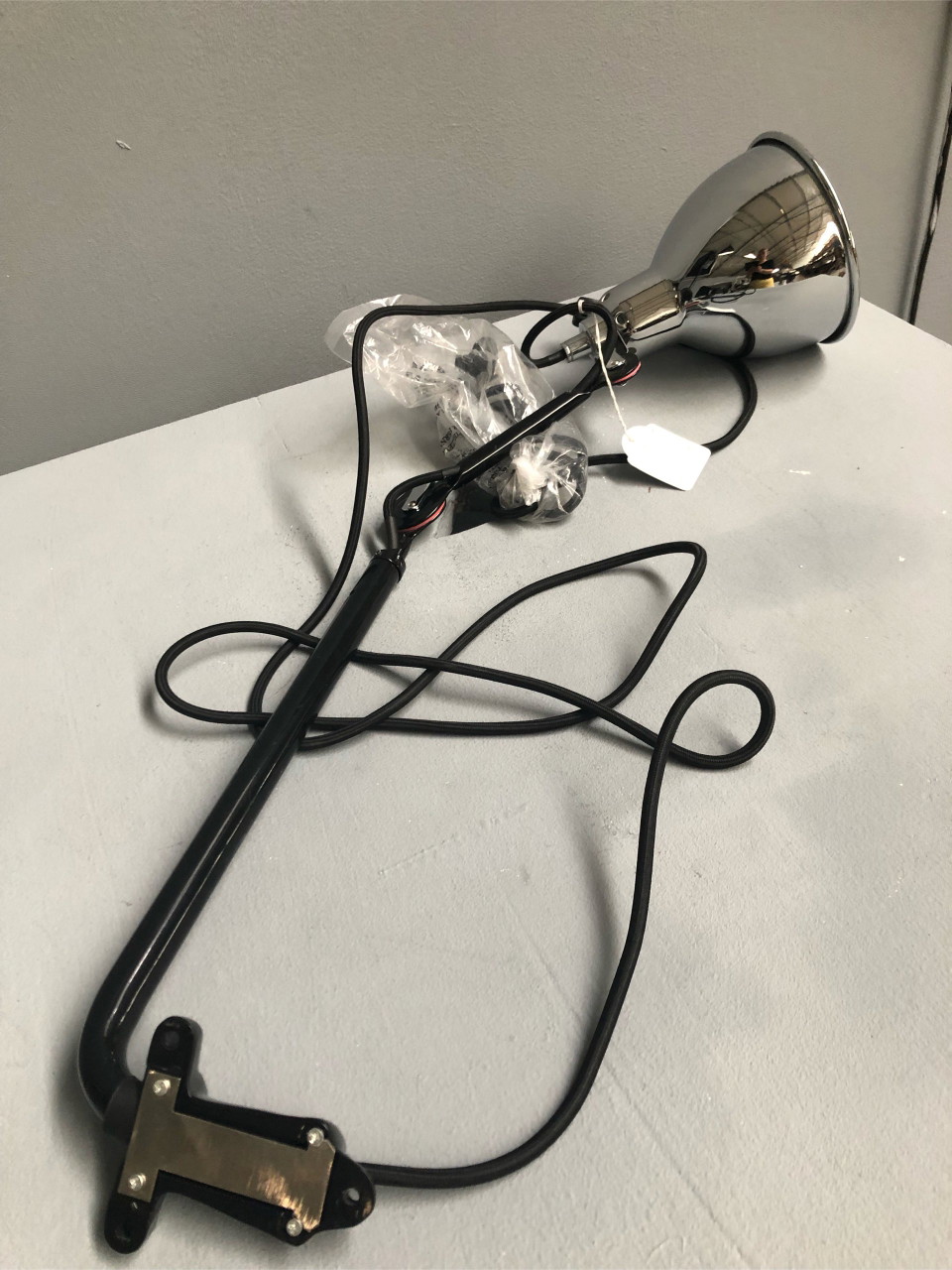 Lampada da parete DCW Gras L60 cromata