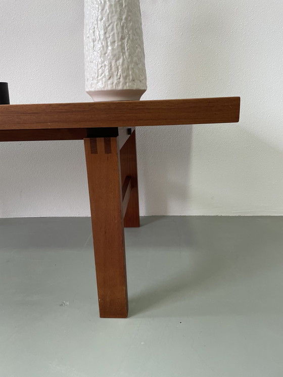 Image 1 of Table basse vintage en teck massif