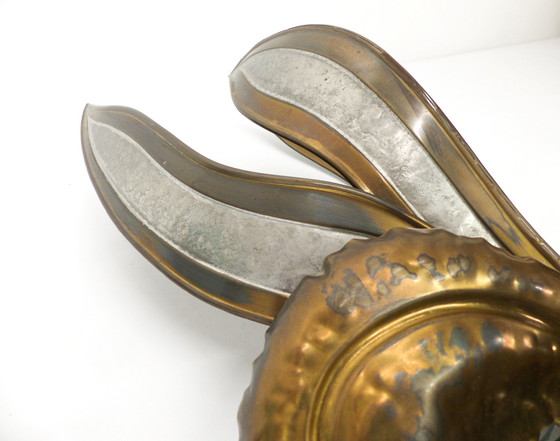 Image 1 of Lampada da parete brutalista con fiore stilizzato