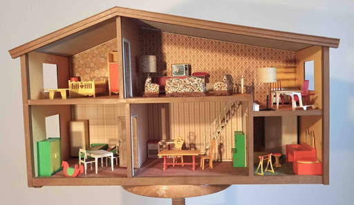 Lundby 70's Doll House And Accessories