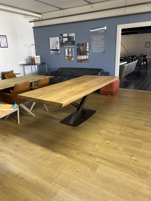 Oxxi Dining Table | Bert Plantagie