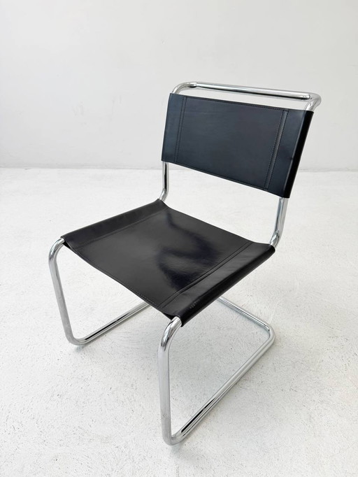 Elegant Bauhaus cantilever chair - chrome & black leather