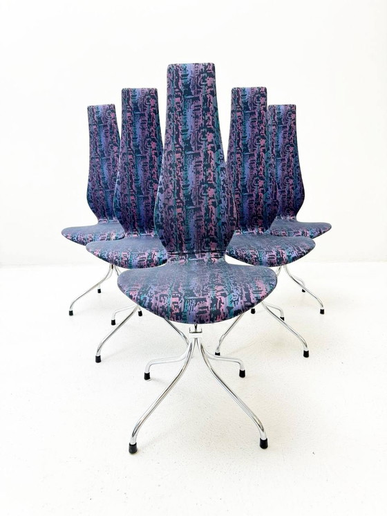 Image 1 of Chaises de salle à manger modernes Mid Century en violet, bleu & rose de Theo Häberli, Suisse, années 1960, 5.Set