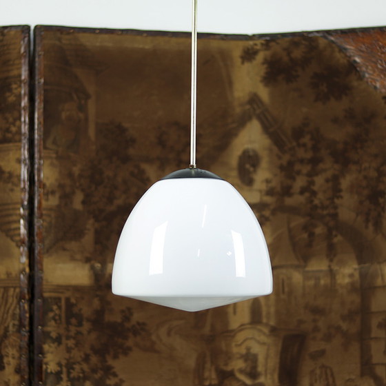 Image 1 of Lampe suspendue en opaline Art Déco