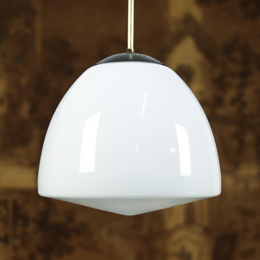 Lampe suspendue en opaline Art Déco