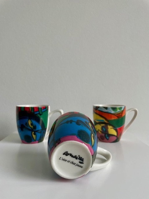 3 Espresso Cups Corneille. 'L'Oise Et Chat Jaune' (2X), 'La Maison Jaune' (1X).