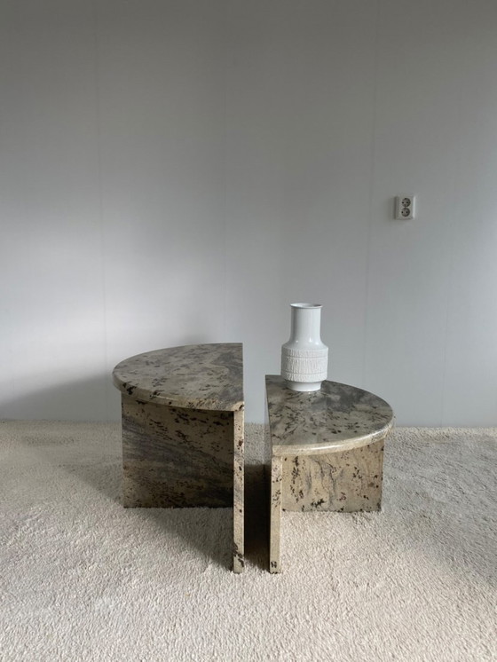 Image 1 of Table basse en marbre