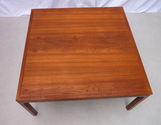 Image 1 of Table basse carrée vintage en teck