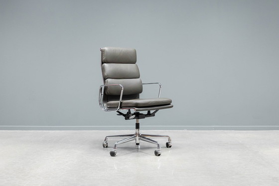 Image 1 of Eames Ea219 Softpad Office Chair
