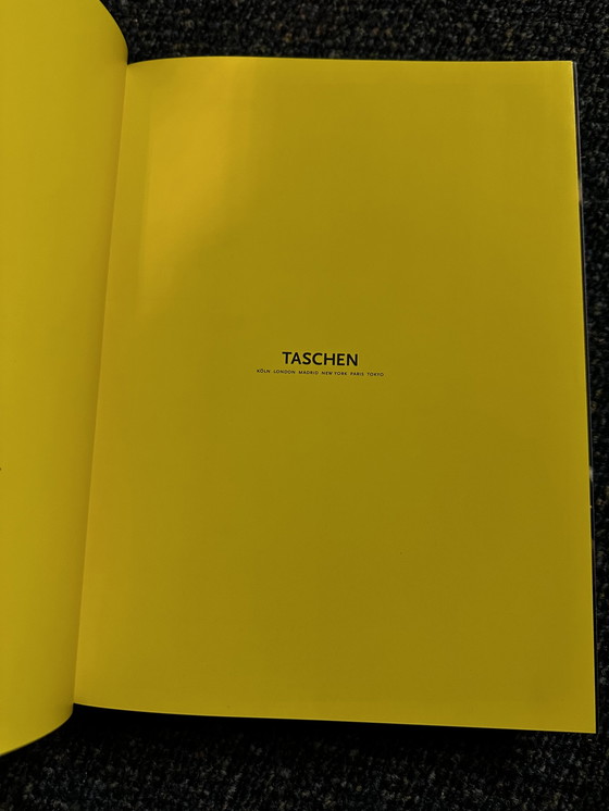 Image 1 of Livre de table basse Taschen Philippe Starck