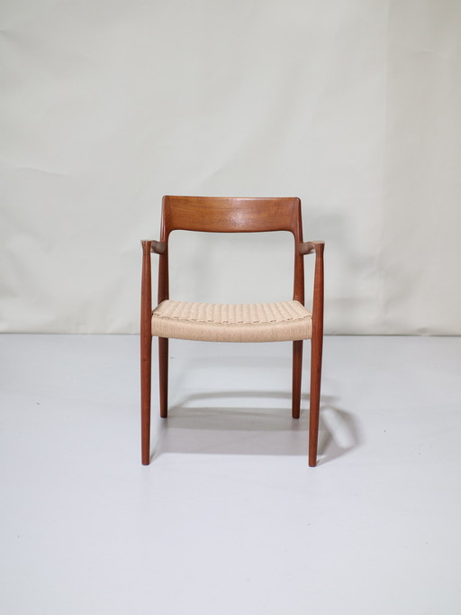 Fauteuil Niels Otto Møller Modèle 57 Teck