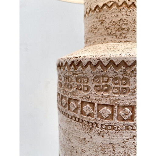 Mid-century beige ceramic table lamp, Italy 1960s