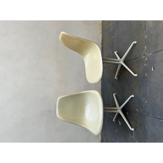 Image 1 of Pair of vintage La Fonda fiberglass chairs by Charles and Ray Eames for Herman Milleer, 1960