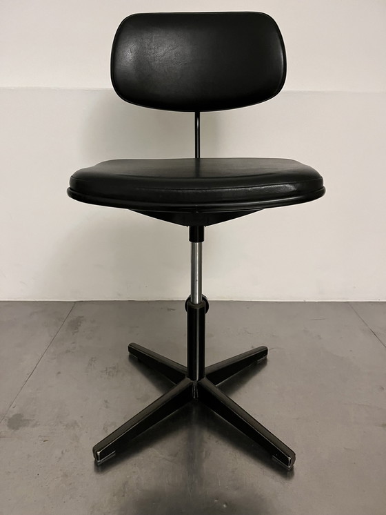 Image 1 of Ahrend The Circle Office Chair