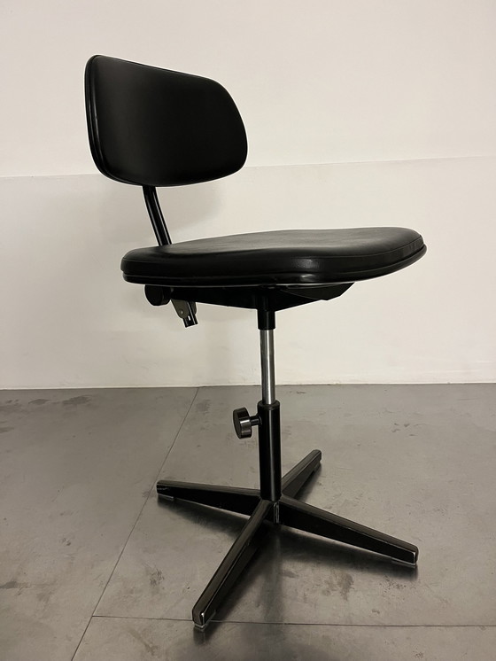 Image 1 of Ahrend The Circle Office Chair