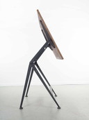 F. Kramer et Wim Rietveld Ahrend la table à dessin circulaire Réponse