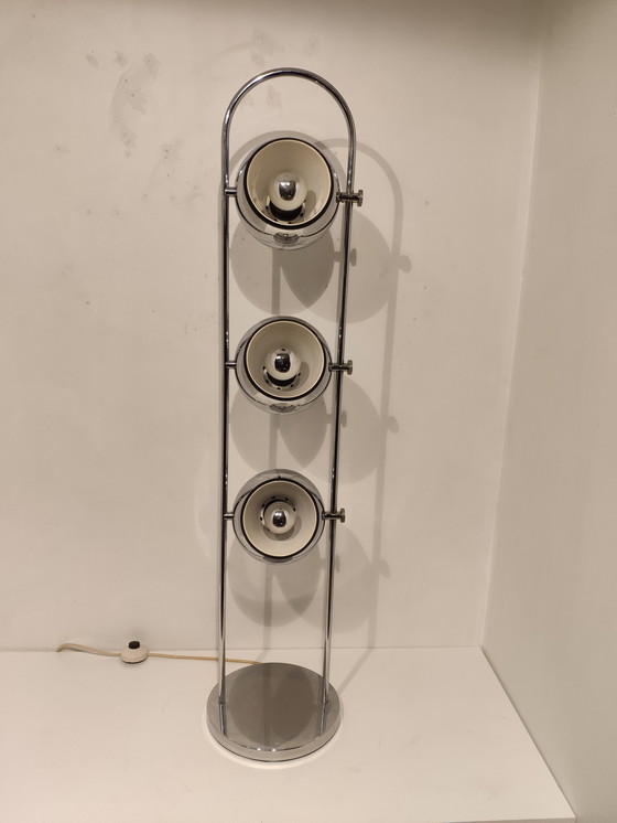 Image 1 of Lampadaire vintage à boule chromée