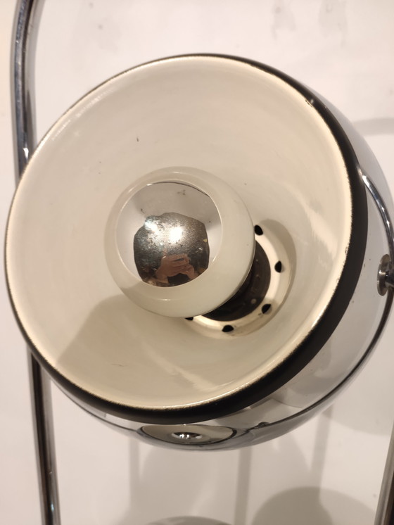 Image 1 of Lampadaire vintage à boule chromée