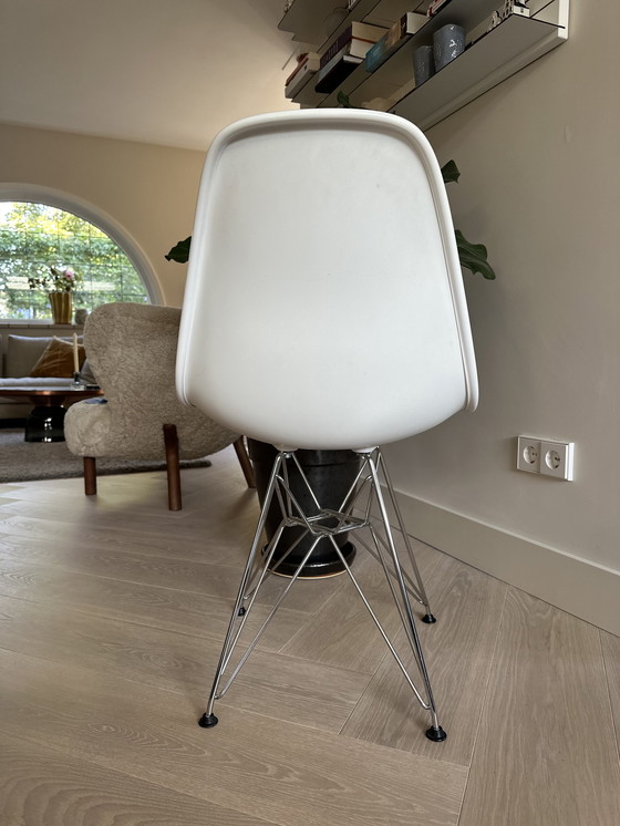 Image 1 of 6x Vitra Eames DSR upholstered chair