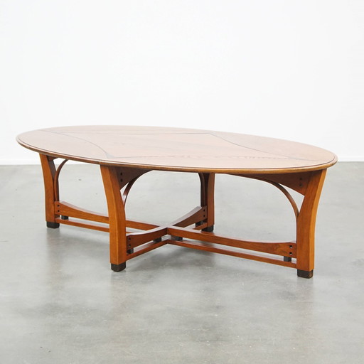 Oval Schuitema Coffee Table