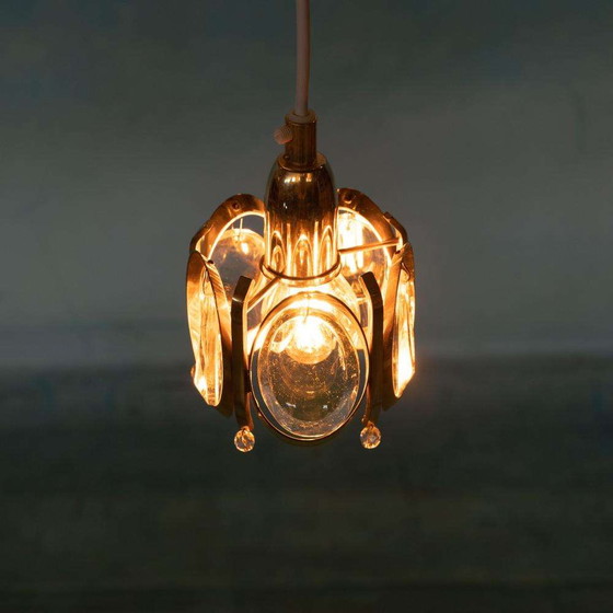Image 1 of Lampe suspendue vintage en laiton et cristal Palwa, suspension midcentury