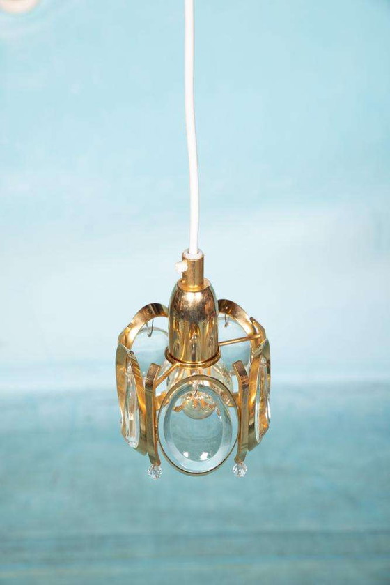 Image 1 of Lampe suspendue vintage en laiton et cristal Palwa, suspension midcentury