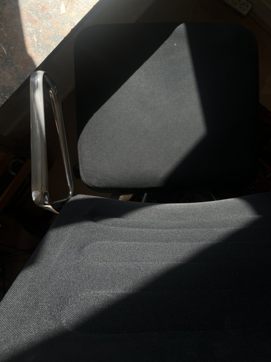 Image 1 of Vitra AC5 Antonio Citterio conference chair black