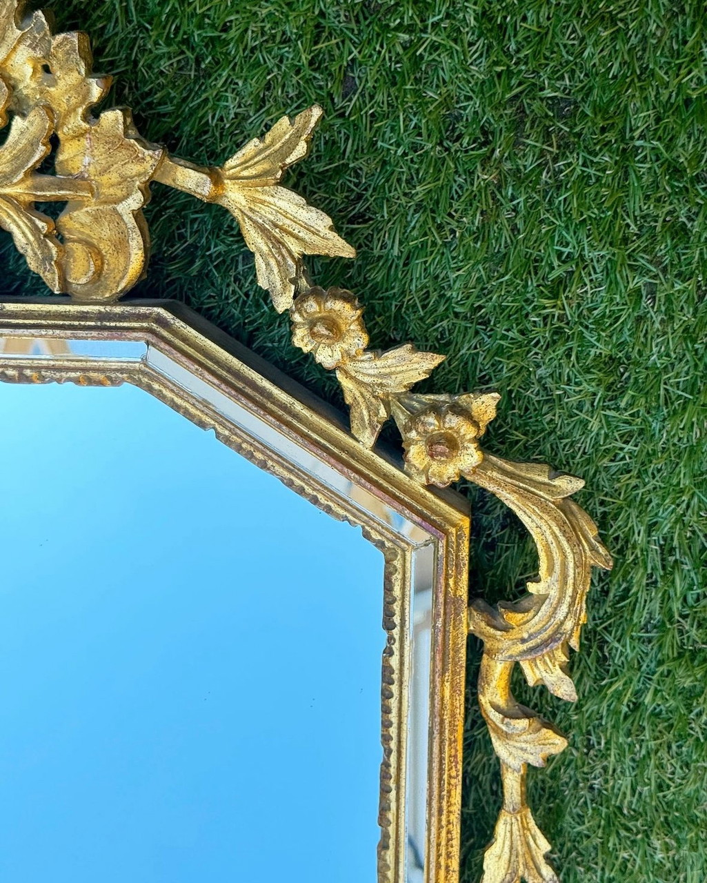 Italian gold plated vintage mirror La Barge | €500 | Whoppah, image size:1025x1280