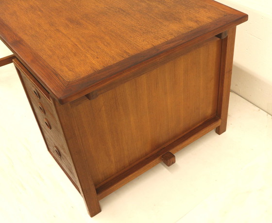 Image 1 of Scrivania direzionale vintage di grandi dimensioni di design danese realizzata negli anni '60