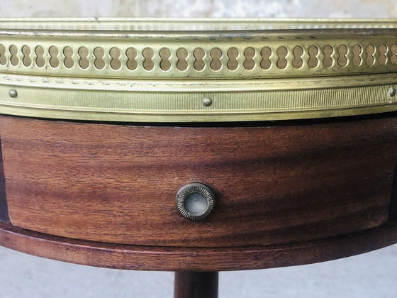 Image 1 of Comodino vintage a mezzaluna in mogano su piedistallo