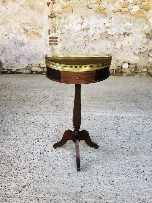 Mesita de noche vintage de caoba en forma de media luna sobre pedestal
