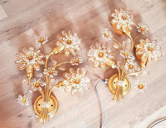 Image 1 of Lampada da parete con fiori di cristallo dorati 2X di Palwa, anni '70