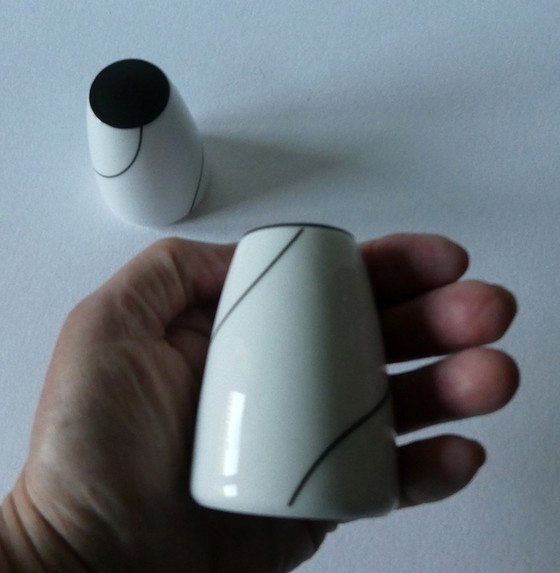 Image 1 of Salt and pepper shaker, Design Kontur, Pernille Vea, Menu, Denmark