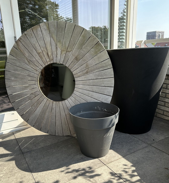 Image 1 of Mega Flower Box Table With 2 Pedrali Stools.