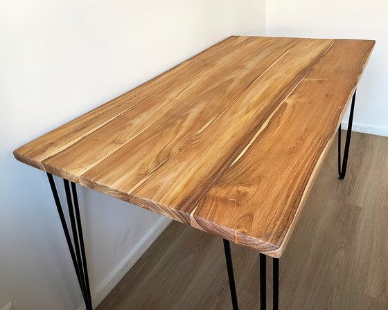 Image 1 of Table moderne en bois de teck