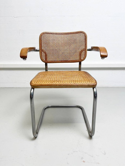 Marcel Breuer Cesca cantilever chair by Embru for home furnishings, 1933s