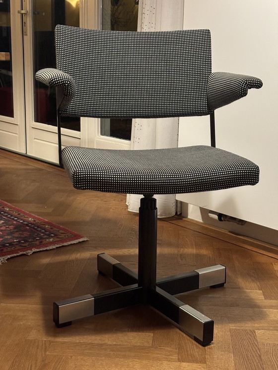 Image 1 of 4x Gispen Office Chairs Model 1645 André Cordemeyer