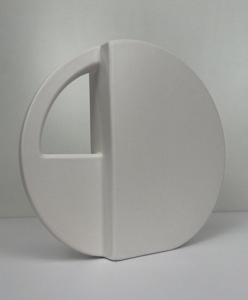 Flora ceramic circle vase Dorothe van Agthoven white