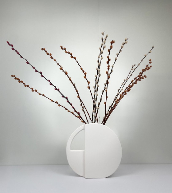 Image 1 of Flora ceramic circle vase Dorothe van Agthoven white